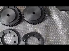 مسیرهای تانک لاستیکی سیاه برای ربات ها 48 میلی متر در 10 میلی متر در 84 لینک، نویز کم