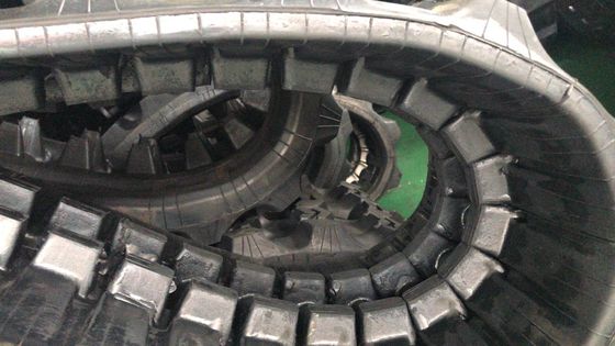 300x52.5x80/82/84/86/88/90 قطعات زیرروی ماشین حفاری قطب لاستیکی