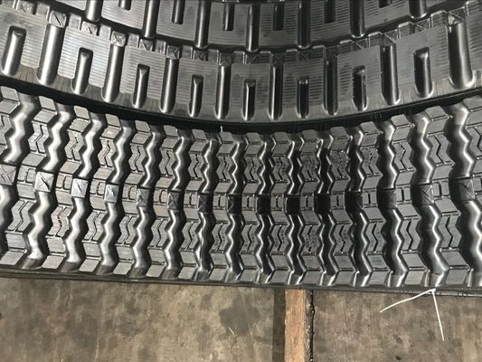 320x86x55/400x86x55/450x86x55 الگوی زیگ زگ اسکید استیر بارگیری قطب لاستیکی
