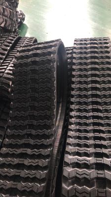 320x86x55/400x86x55/450x86x55 الگوی زیگ زگ اسکید استیر بارگیری قطب لاستیکی