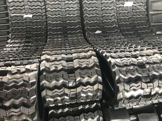 320x86x55/400x86x55/450x86x55 الگوی زیگ زگ اسکید استیر بارگیری قطب لاستیکی