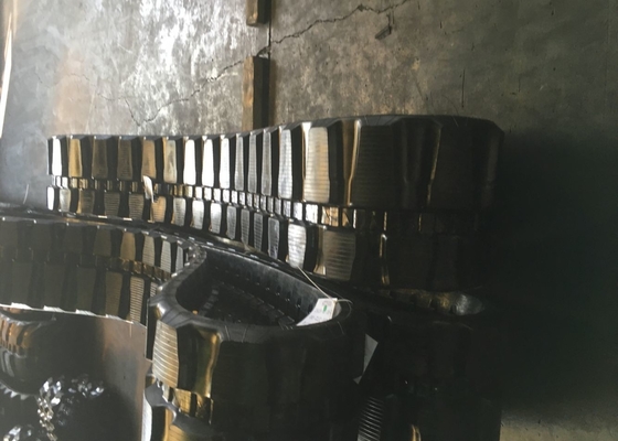 خطوط لاستیکی بیل مکانیکی 400 میلی متری با 74 پیوند رنگ مشکی